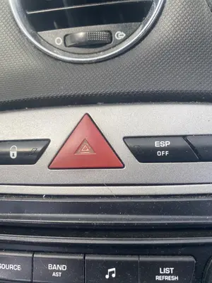 Foto de WARNING PEUGEOT 308 1.6 16V HDi (90 CV / 66 KW)