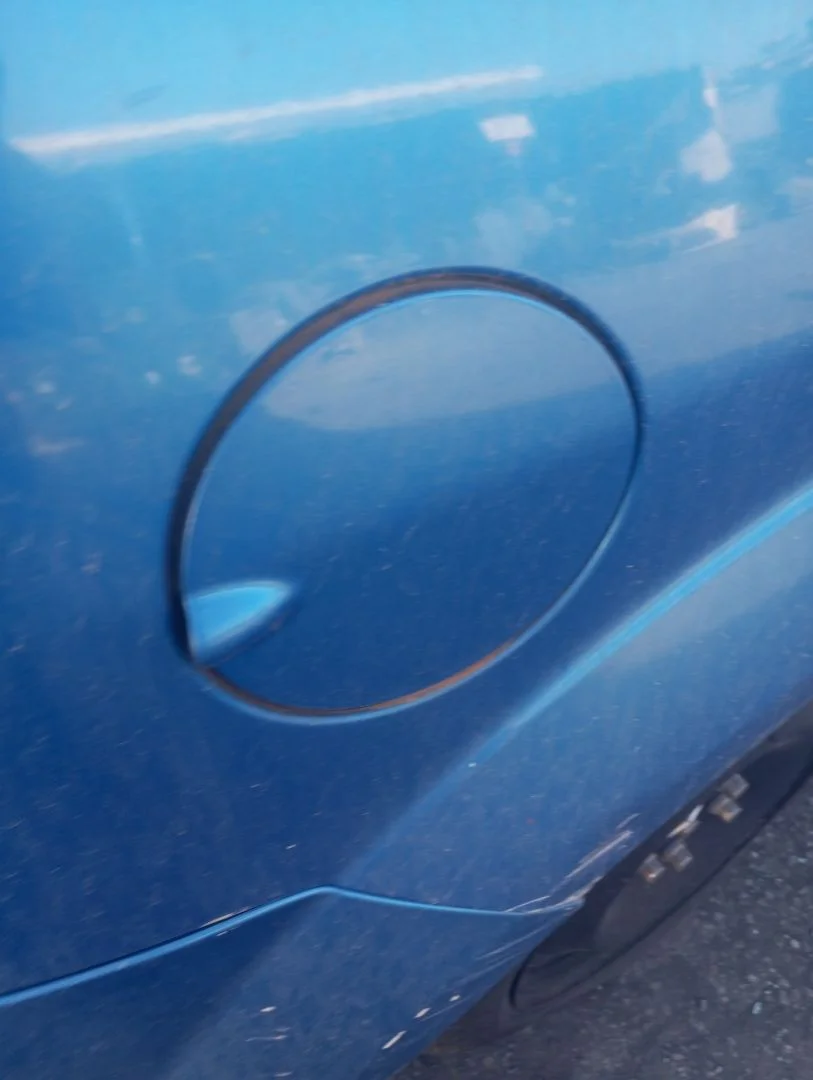 Foto de TAPA EXTERIOR COMBUSTIBLE FORD FOCUS BERLINA (CAP) 1.6 TDCi CAT (109 CV / 80 KW)