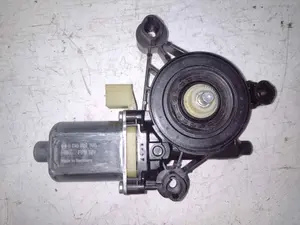 Foto de MOTOR ELEVALUNAS DELANTERO IZQUIERDO AUDI A5 COUPE (F53) 2.0 16V TDI (190 CV / 140 KW) referencia 0130822705