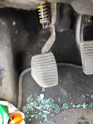 Foto de PEDAL EMBRAGUE PEUGEOT 207 1.6 16V HDi (90 CV / 66 KW)