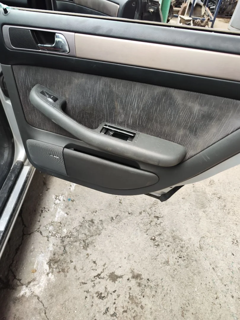 Foto de ELEVALUNAS TRASERO DERECHO AUDI A6 BERLINA (4B2) 2.5 V6 24V TDI (150 CV / 110 KW)