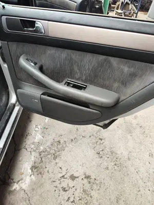 Foto de ELEVALUNAS TRASERO DERECHO AUDI A6 BERLINA (4B2) 2.5 V6 24V TDI (150 CV / 110 KW)