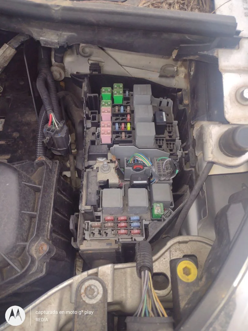 Foto de CAJA RELES / FUSIBLES FORD S-MAX (CA1) 2.0 TDCi CAT (140 CV / 103 KW)