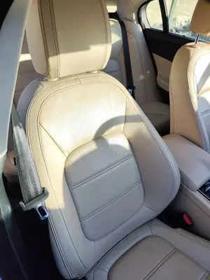 Foto de ASIENTO DELANTERO DERECHO JAGUAR XE 2.0 Turbo CAT (200 CV / 147 KW) referencia C2Z13365SEL foto 3