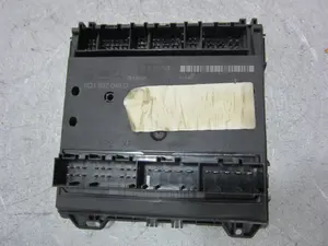 Foto de CAJA RELES / FUSIBLES SEAT IBIZA (6L1) 1.9 SDI (64 CV / 47 KW) referencia 6Q1937049D foto 5