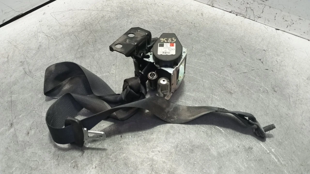 Foto de CINTURON SEGURIDAD TRASERO IZQUIERDO NISSAN MICRA (K14) 0.9 CAT (90 CV / 66 KW) referencia 636664200D