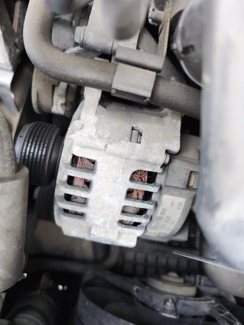 Foto de ALTERNADOR VOLKSWAGEN GOLF IV BERLINA (1J1)(10.1997) 1.9 TDI (131 CV / 96 KW)