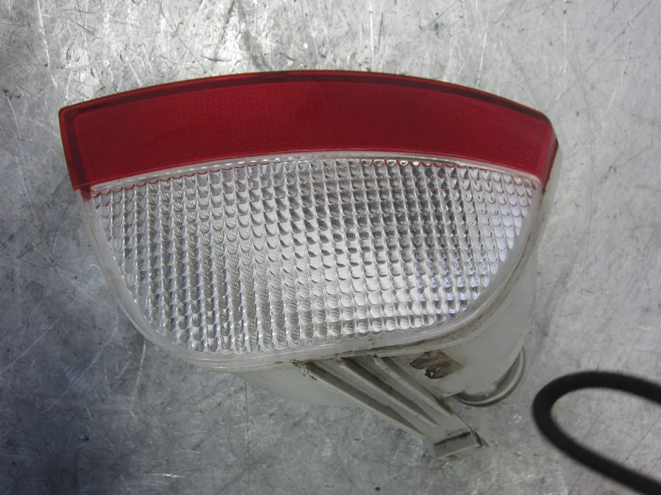 Foto de FARO ANTINIEBLA TRASERO DERECHO FORD FOCUS BERLINA (CAP) 1.6 16V CAT (101 CV / 74 KW) referencia 20231010003
