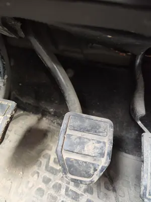 Foto de PEDAL FRENO LAND ROVER DISCOVERY 2.7 Td V6 CAT (190 CV / 140 KW)