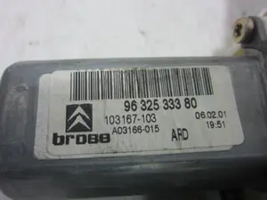 Foto de ELEVALUNAS TRASERO DERECHO CITROEN C5 BERLINA 3.0 V6 (207 CV / 152 KW) referencia 9632533380 foto 2