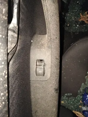 Foto de MANDO ELEVALUNAS TRASERO IZQUIERDO AUDI A4 BERLINA (8E)