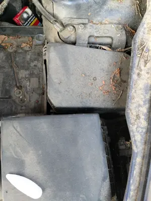 Foto de CAJA RELES / FUSIBLES MAZDA 6 BERLINA (GH) 2.2 Turbodiesel CAT (163 CV / 120 KW) referencia GS1D-66-730