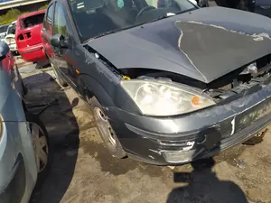 Foto de LUNA DELANTERA DERECHA FORD FOCUS BERLINA (CAK) 1.8 TDCi CAT (101 CV / 74 KW) referencia 1088904