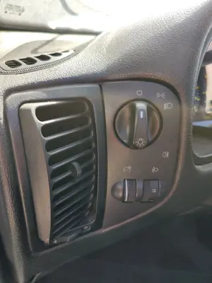 Foto de MANDO LUCES SEAT IBIZA (6K1) 1.4  (60 CV / 44 KW)