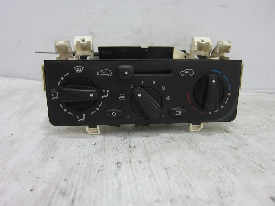 Foto de MANDO CALEFACCION / AIRE ACONDICIONADO CITROEN C2 1.4 (73 CV / 54 KW) referencia F664479W