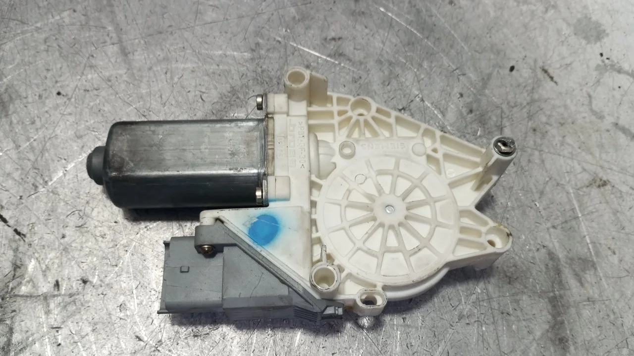 Foto de MOTOR ELEVALUNAS TRASERO IZQUIERDO CITROEN C5 BERLINA 3.0 V6 (207 CV / 152 KW) referencia 9632533480