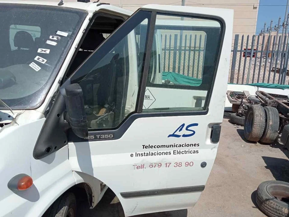 Foto de PUERTA DELANTERA IZQUIERDA FORD TRANSIT CAJA ABIERTA (FY) 2.4 TDE CAT (125 CV / 92 KW)
