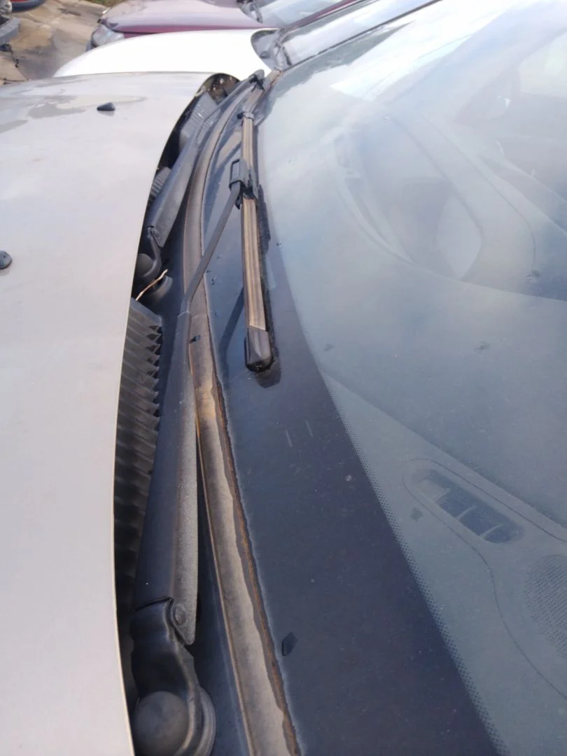 Foto de BRAZO LIMPIA DELANTERO IZQUIERDO CITROEN C3 PICASSO 1.6 16V (120 CV / 88 KW)