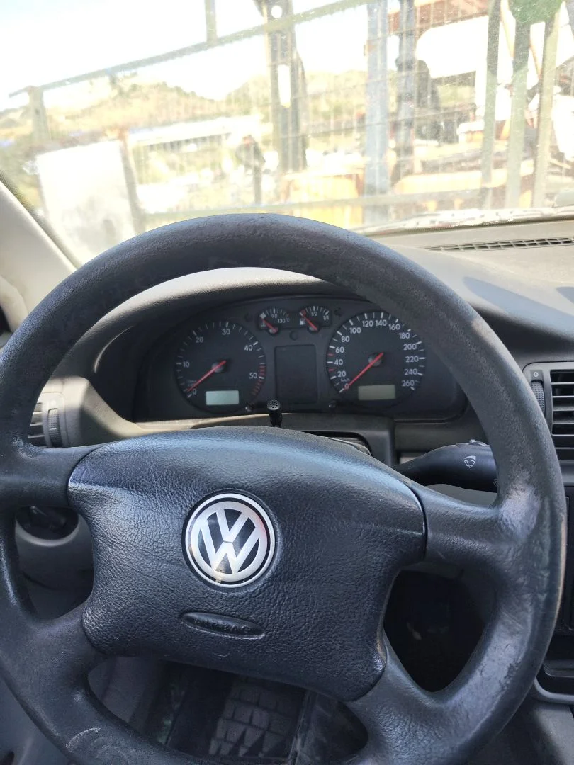 Foto de AIRBAG DELANTERO IZQUIERDO VOLKSWAGEN PASSAT BERLINA (3B2) 1.9 TDI (116 CV / 85 KW) referencia 3B0880201BSFKZ