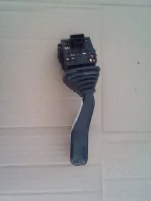 Foto de MANDO INTERMITENTES OPEL CORSA C 1.2 16V CAT (Z 12 XE / LW4) (75 CV / 55 KW) referencia 09185413 foto 3
