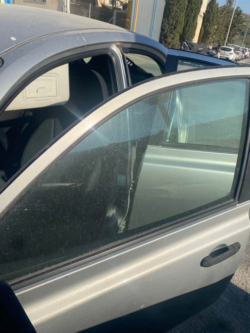 Foto de LUNA DELANTERA IZQUIERDA NISSAN MICRA (K12E) 1.2 CAT (65 CV / 48 KW) referencia 80301BC60A
