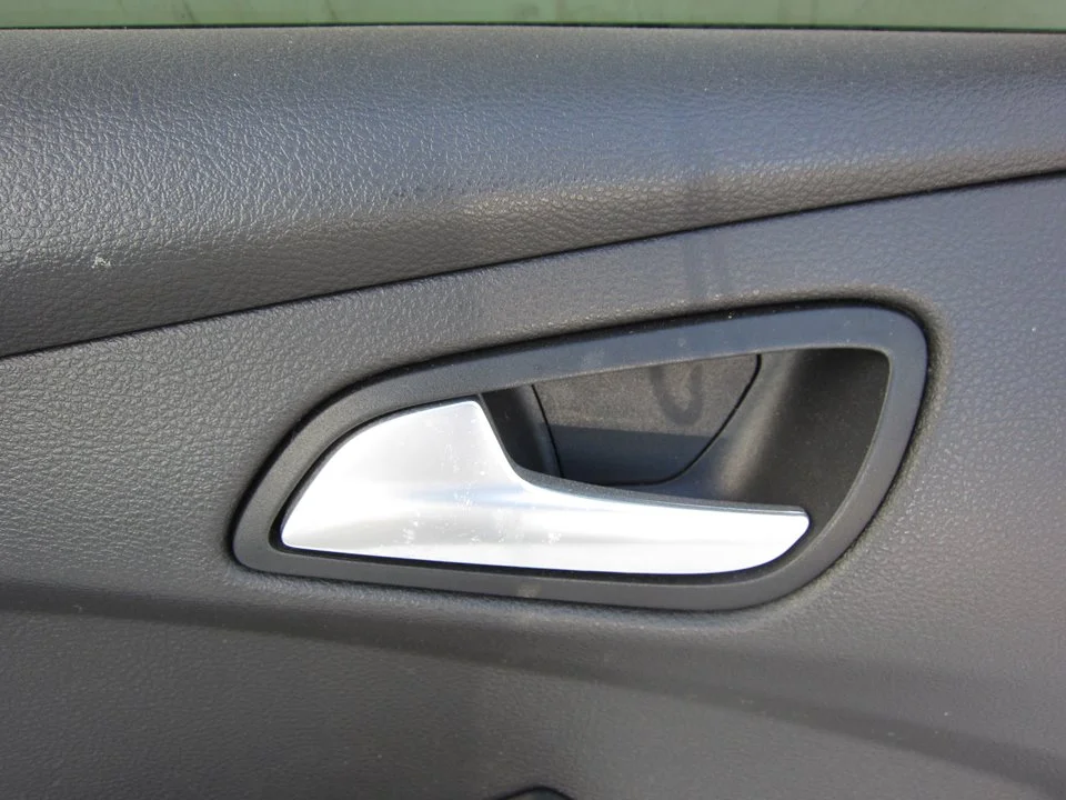 Foto de MANETA INTERIOR TRASERA IZQUIERDA FORD FOCUS SPORTBREAK (CB8) 1.6 TDCi CAT (95 CV / 70 KW)