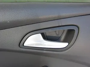 Foto de MANETA INTERIOR TRASERA IZQUIERDA FORD FOCUS SPORTBREAK (CB8) 1.6 TDCi CAT (95 CV / 70 KW)