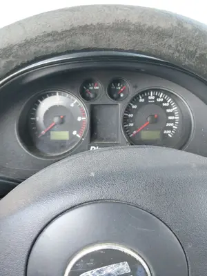 Foto de CUADRO INSTRUMENTOS SEAT CORDOBA BERLINA (6L2) 1.9 SDI (64 CV / 47 KW)