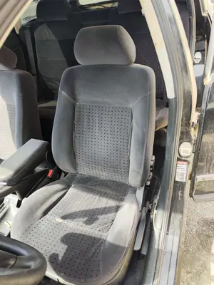Foto de ASIENTO DELANTERO IZQUIERDO VOLKSWAGEN PASSAT VARIANT (3B5) 1.9 TDI (110 CV / 81 KW) foto 2