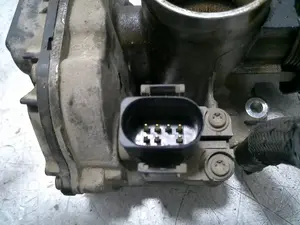 Foto de CAJA MARIPOSA SEAT IBIZA (6K1) 1.4 16V (101 CV / 74 KW) referencia 408237130002 foto 4