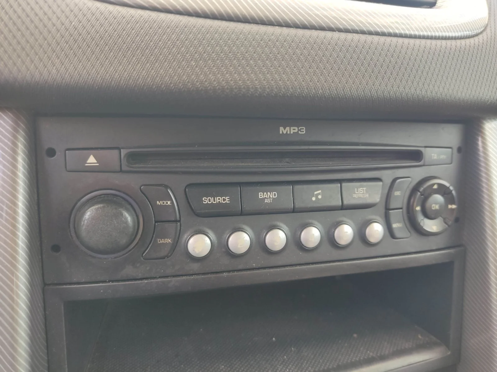 Foto de SISTEMA AUDIO / RADIO CD PEUGEOT 207 1.6 HDi FAP CAT (9HZ / DV6TED4) (109 CV / 80 KW)