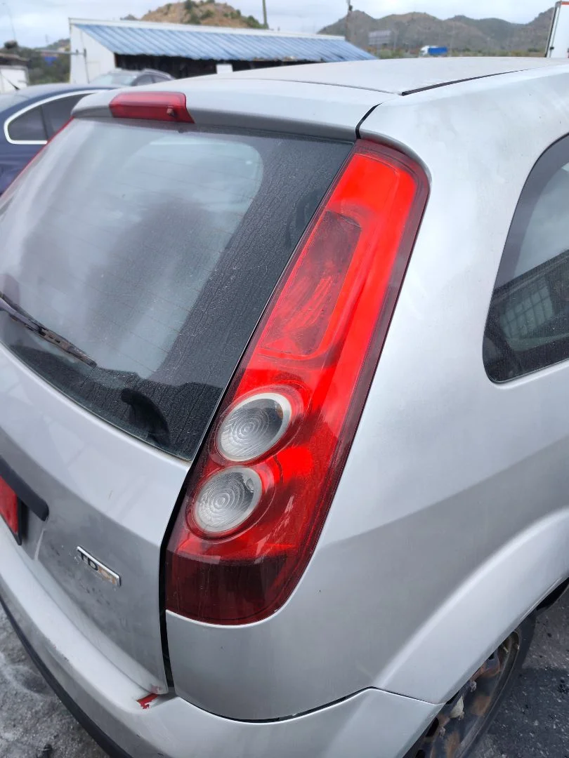 Foto de PILOTO TRASERO DERECHO FORD FIESTA (CBK) 1.4 TDCi CAT (68 CV / 50 KW) referencia 1432269