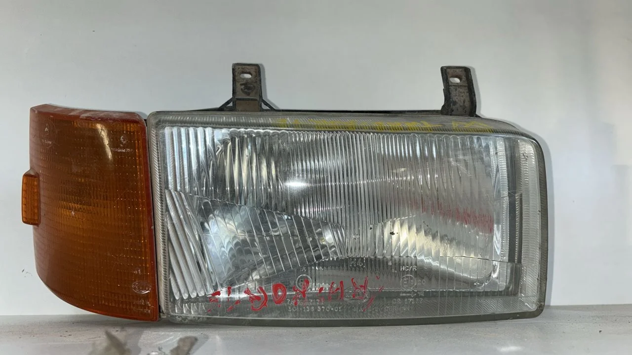 Foto de FARO DERECHO VOLKSWAGEN T4 TRANSPORTER referencia 9GH11735701