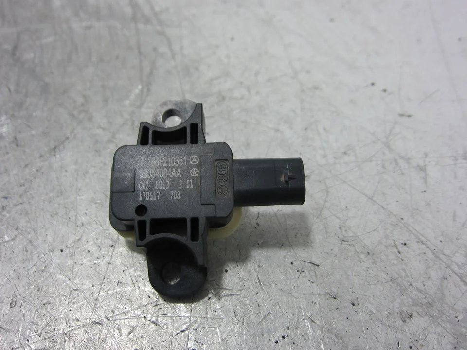 Foto de SENSOR COLISION / IMPACTO MERCEDES-BENZ CLASE A (BM 176) referencia A1668210351