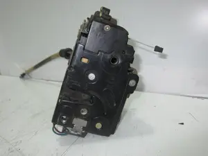 Foto de CERRADURA PUERTA DELANTERA DERECHA VOLKSWAGEN PASSAT BERLINA (3B3) 1.9 TDI (131 CV / 96 KW) foto 5