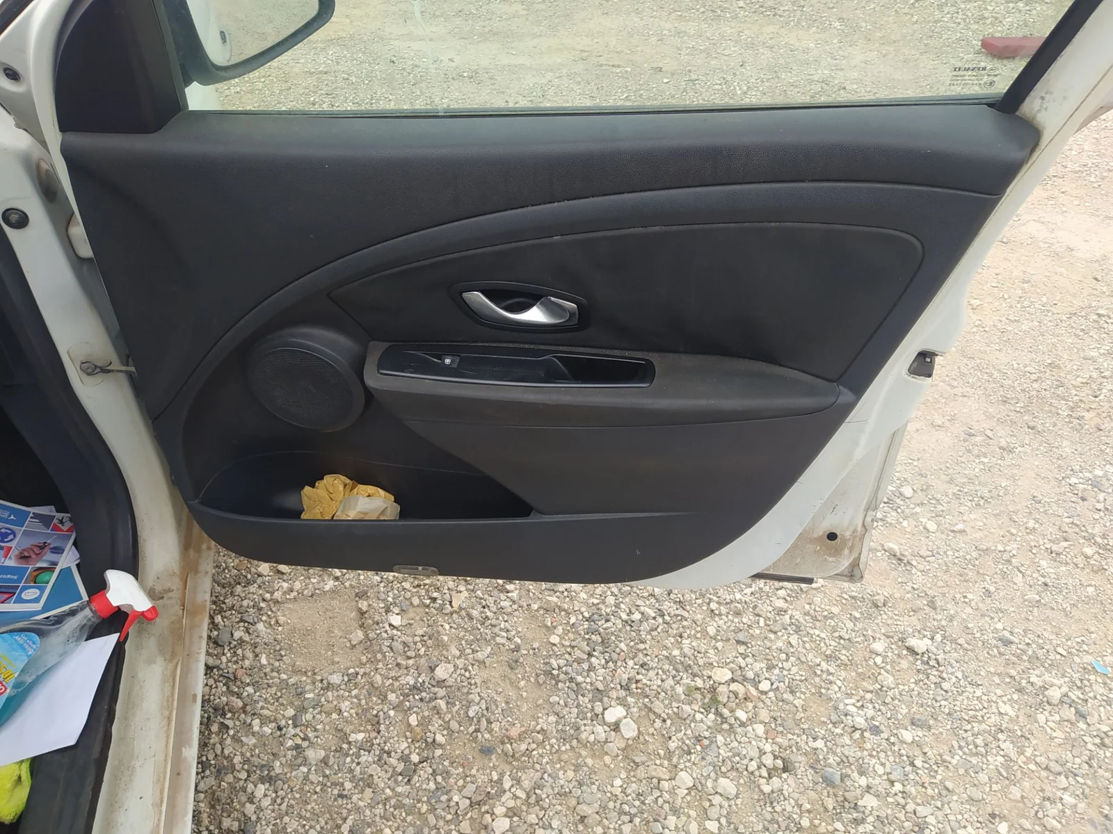 Foto de MANETA INTERIOR DELANTERA DERECHA RENAULT MEGANE III BERLINA 5P 1.5 dCi Diesel CAT (86 CV / 63 KW)