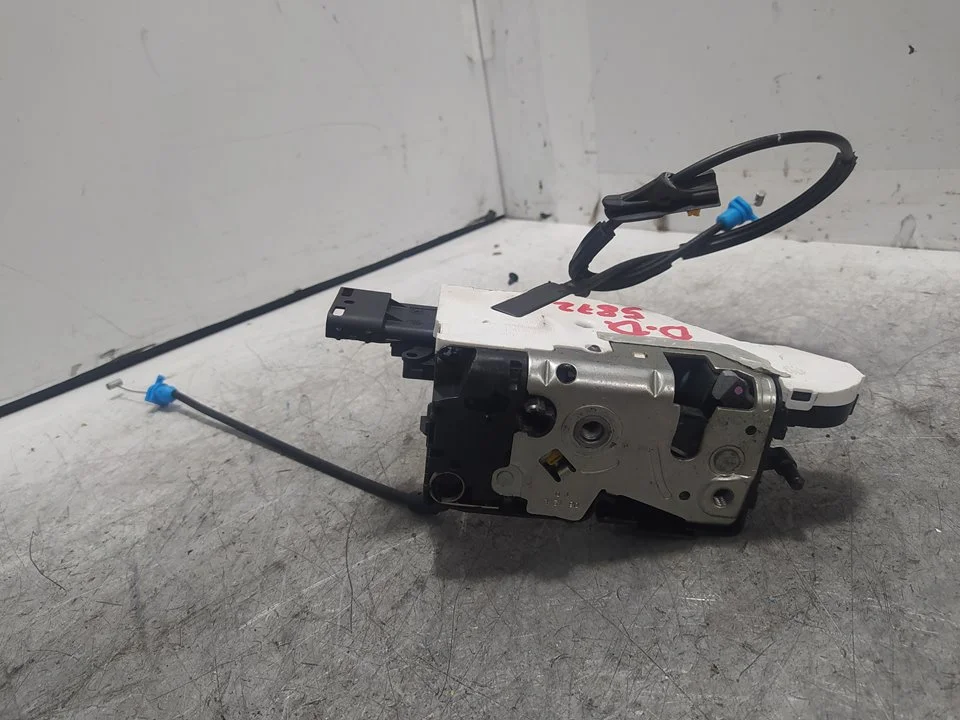 Foto de CERRADURA PUERTA TRASERA DERECHA CITROEN C4 PICASSO 1.6 HDi FAP (112 CV / 82 KW) referencia 240++816