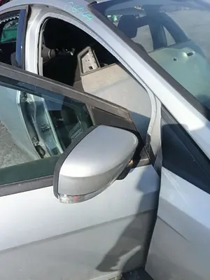 Foto de RETROVISOR DERECHO FORD FOCUS BERLINA (CEW) 1.0 EcoBoost CAT (125 CV / 92 KW) foto 2
