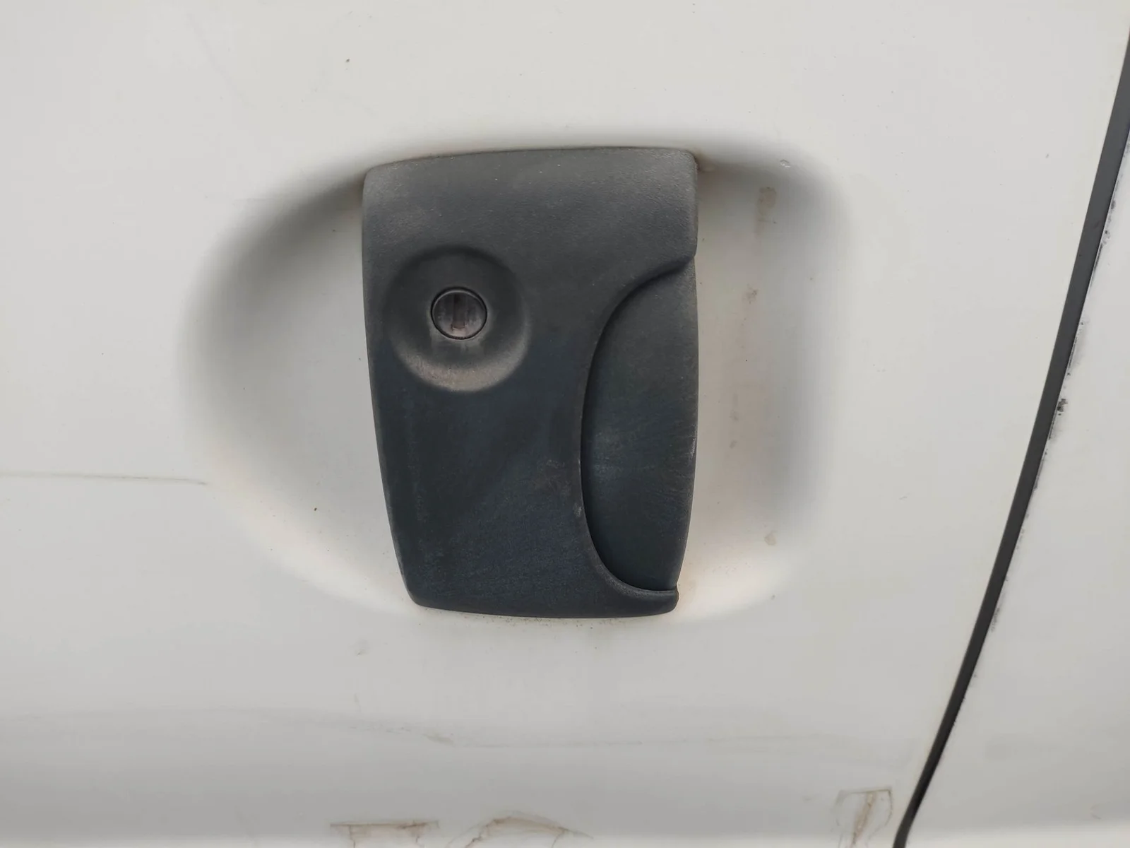 Foto de MANETA EXTERIOR LATERAL DERECHA RENAULT KANGOO I (F/KC0) 1.2 (58 CV / 43 KW)