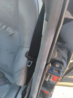 Foto de CINTURON SEGURIDAD DELANTERO IZQUIERDO MERCEDES-BENZ CLASE C (BM 203) BERLINA 2.7 CDI 20V CAT (170 CV / 125 KW) referencia A2038606585 FKZ