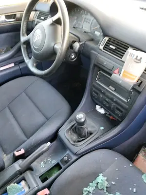 Foto de INTERRUPTOR AUDI A6 BERLINA (4B2) 1.8 20V Turbo (150 CV / 110 KW)