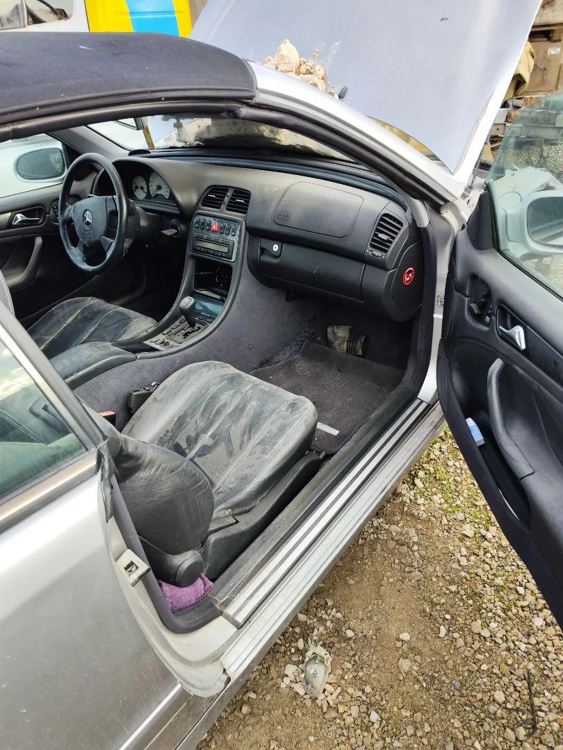 Foto de GOMAS CONTORNO PUERTA MERCEDES-BENZ CLK (BM 208) CABRIO 3.2 V6 18V CAT (218 CV / 160 KW)