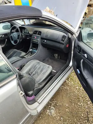 Foto de GOMAS CONTORNO PUERTA MERCEDES-BENZ CLK (BM 208) CABRIO 3.2 V6 18V CAT (218 CV / 160 KW)