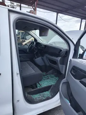 Foto de GOMAS CONTORNO PUERTA FIAT SCUDO (506) FURGON 1.5 (100 CV / 75 KW)