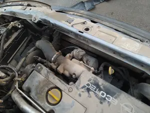 Foto de CERRADURA CAPO OPEL CORSA D 1.3 16V CDTI (75 CV / 55 KW) referencia 39082860 foto 5