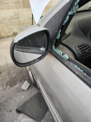 Foto de RETROVISOR IZQUIERDO PEUGEOT 206 1.6 16V CAT (109 CV / 80 KW) referencia 8149KY foto 2