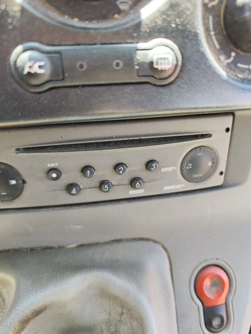 Foto de INTERRUPTOR RENAULT KANGOO II (F/KW0) 1.5 dCi Diesel CAT (86 CV / 63 KW)
