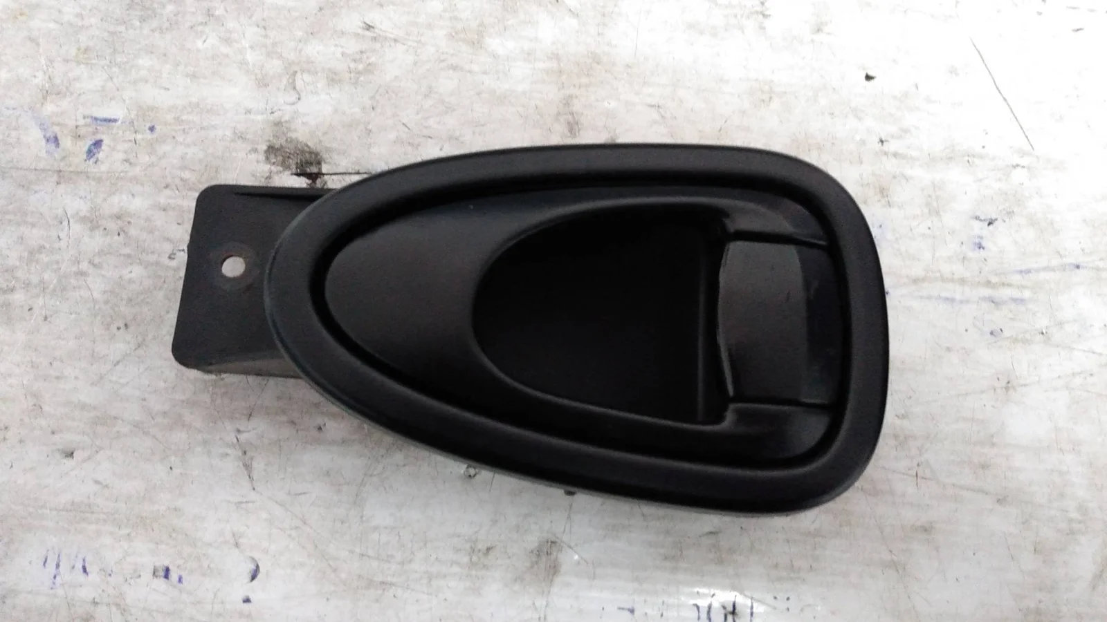 Foto de MANETA INTERIOR LATERAL DERECHA DAEWOO LANOS 1.4 CAT (75 CV / 55 KW) referencia 96276442