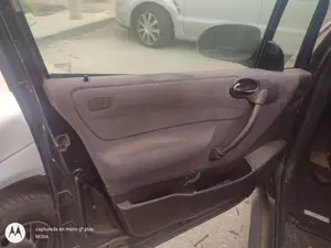 Foto de GUARNECIDO PUERTA DELANTERA IZQUIERDA MERCEDES-BENZ CLASE A (BM 168) 1.6 CAT (102 CV / 75 KW)