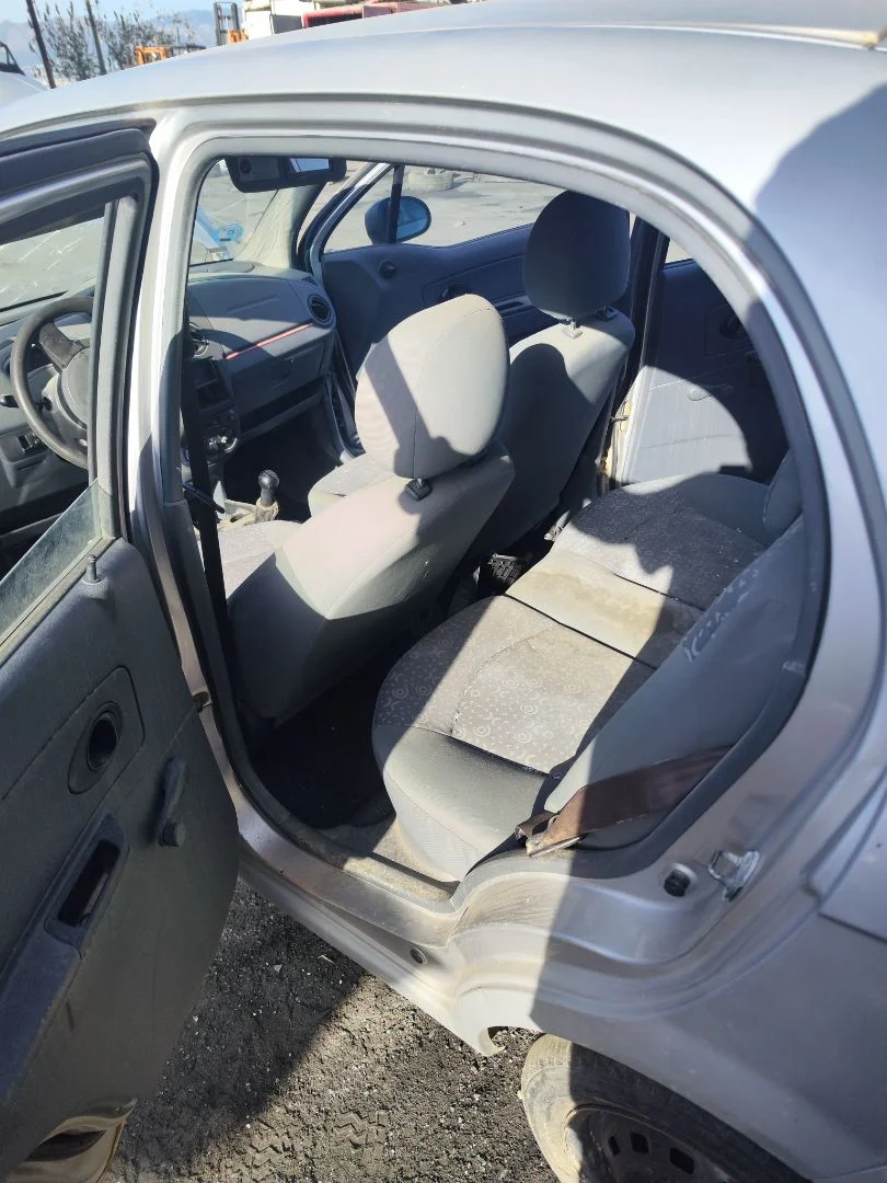 Foto de GOMAS CONTORNO PUERTA CHEVROLET MATIZ 0.8 CAT (52 CV / 38 KW)